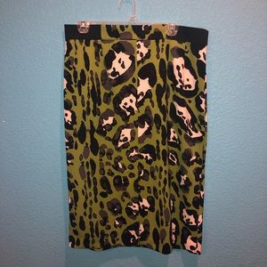 animal print pencil skirt w/ back zipper closure